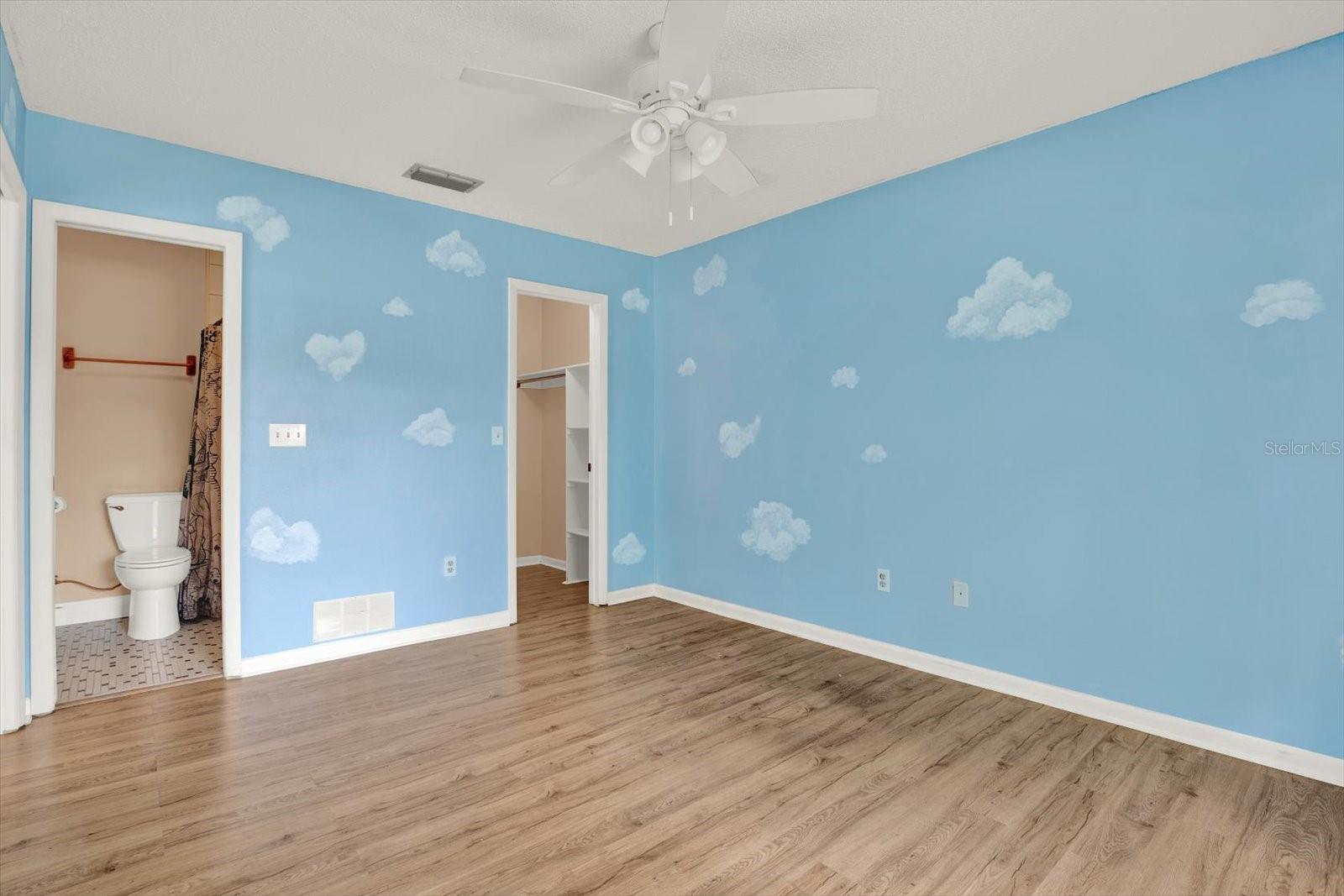 Image 11 of 32 For 11877 Raintree Drive 11877