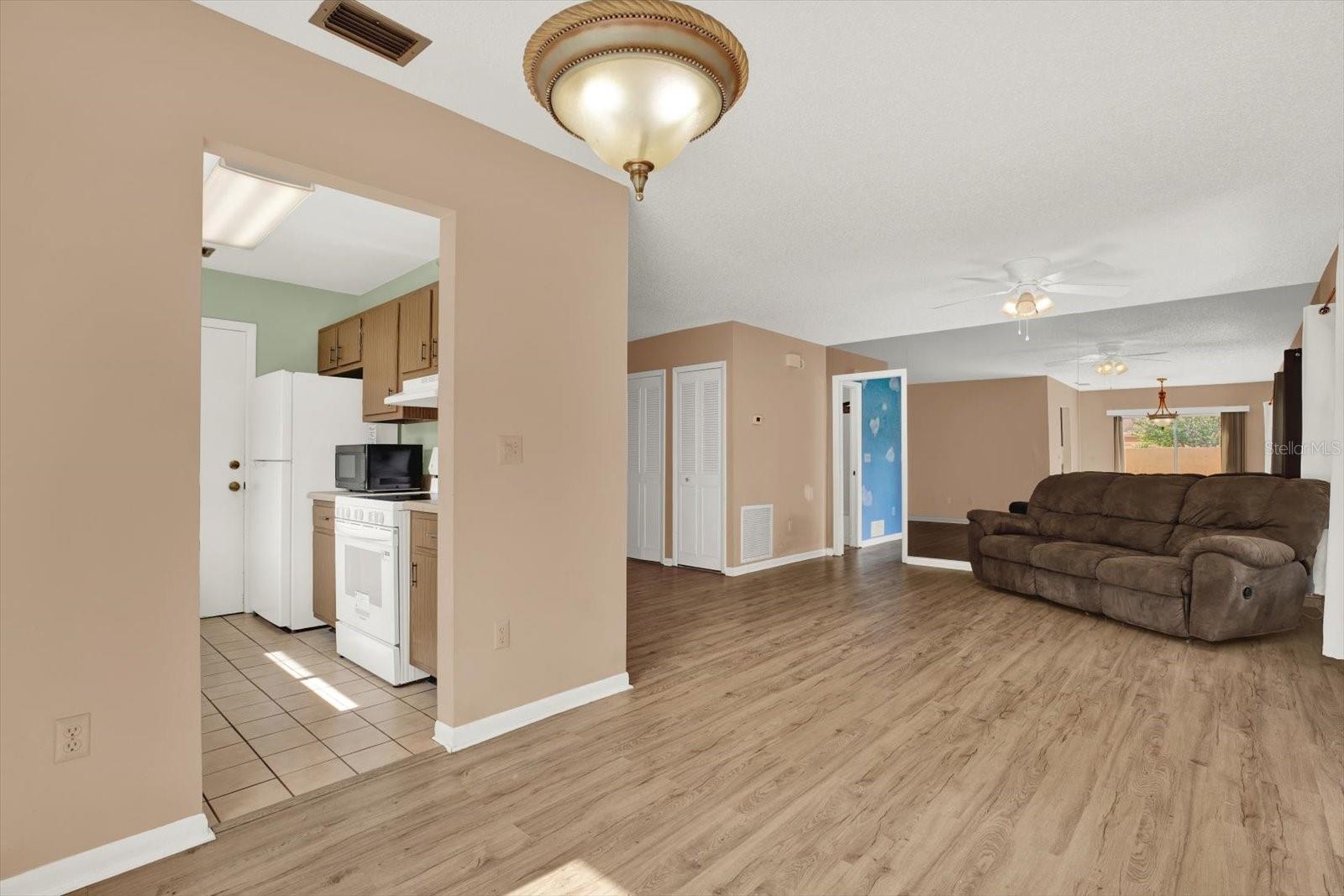 Image 5 of 32 For 11877 Raintree Drive 11877