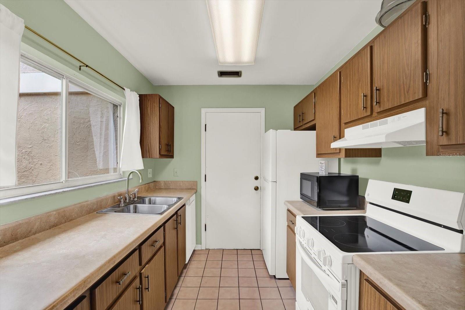 Image 6 of 32 For 11877 Raintree Drive 11877