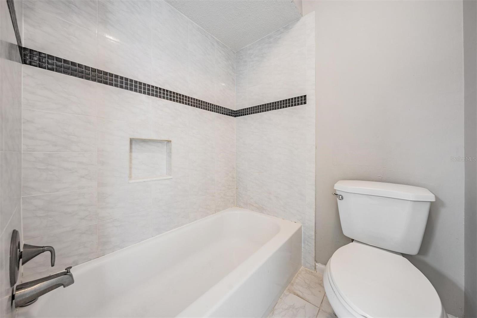 Image 12 of 37 For 14013 Briardale Lane