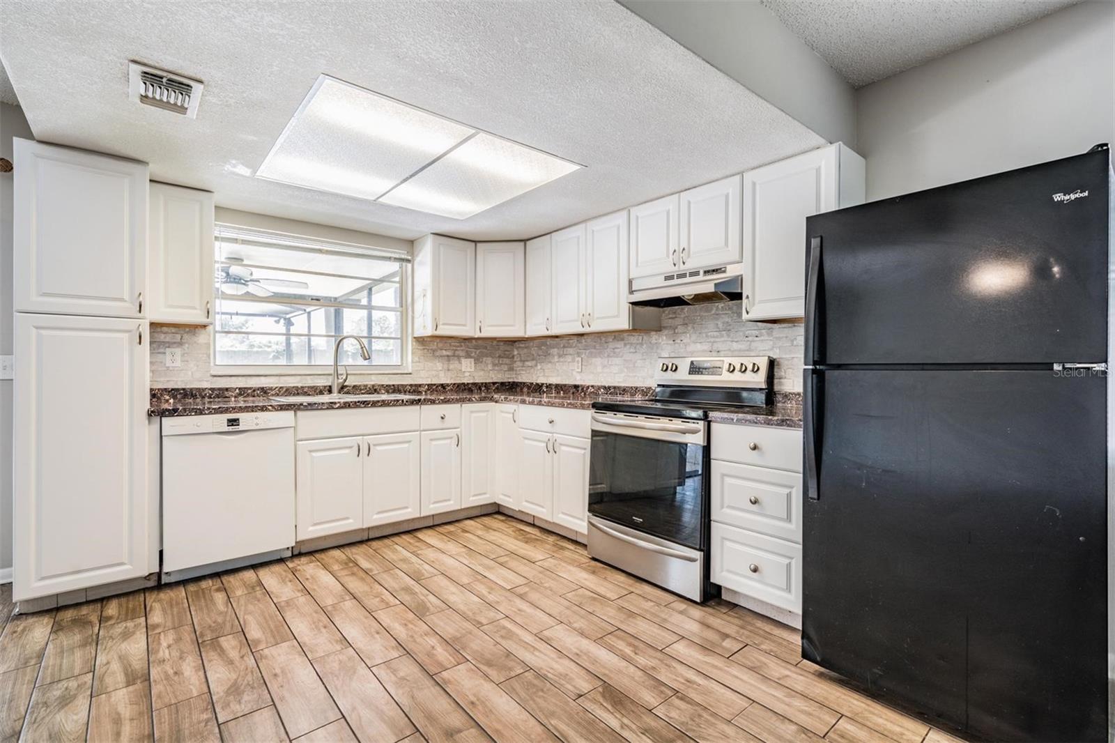 Image 29 of 37 For 14013 Briardale Lane