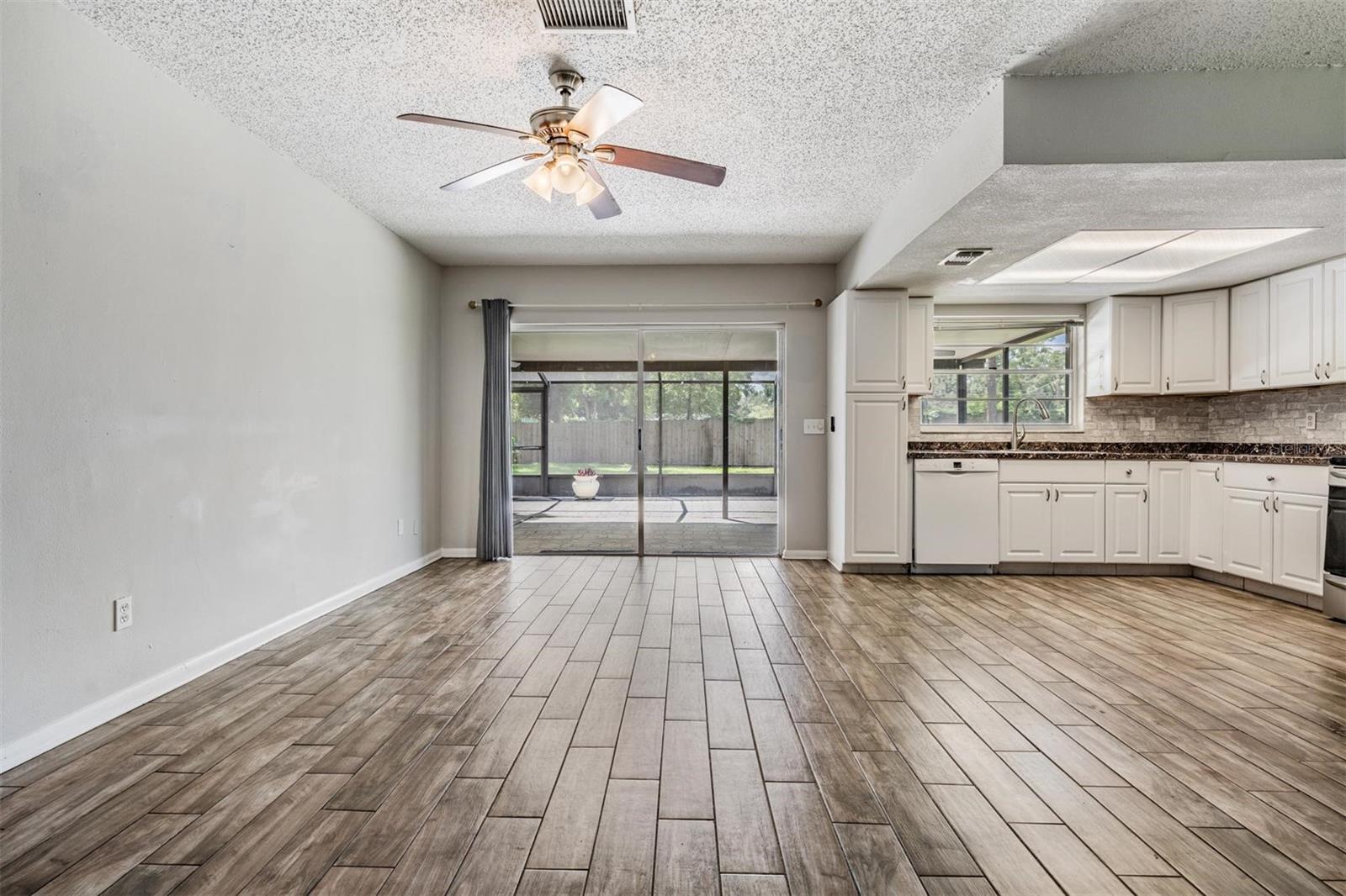 Image 5 of 37 For 14013 Briardale Lane