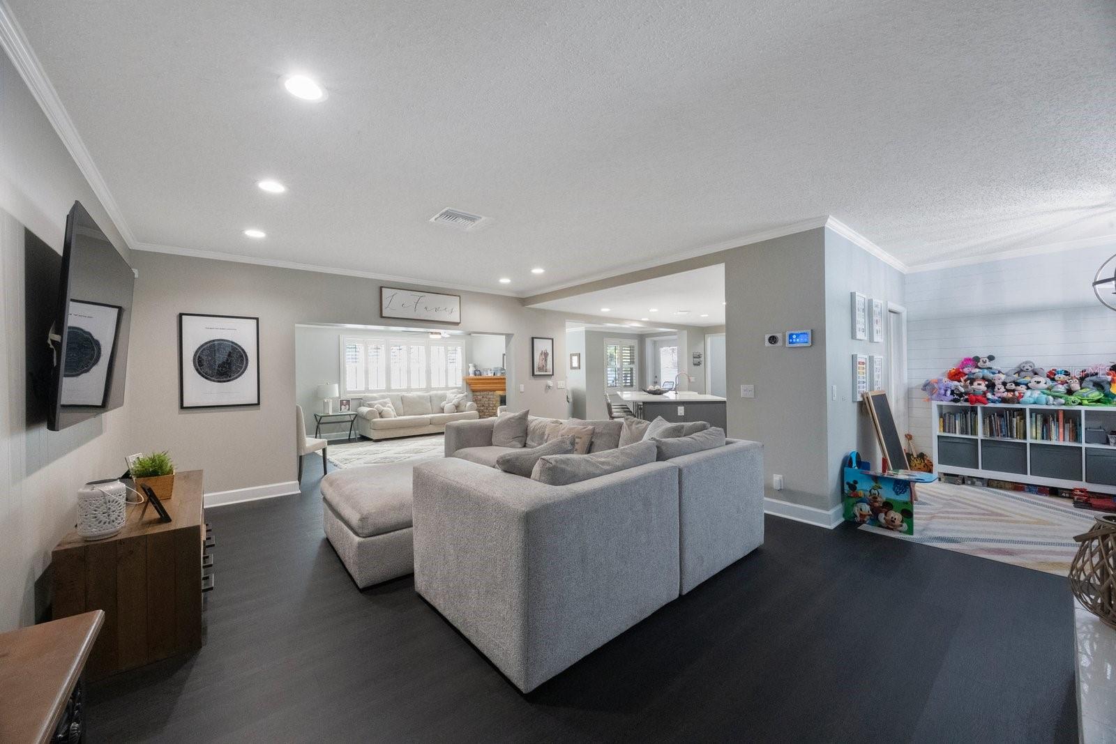 Image 11 of 52 For 4801 Shirley Drive