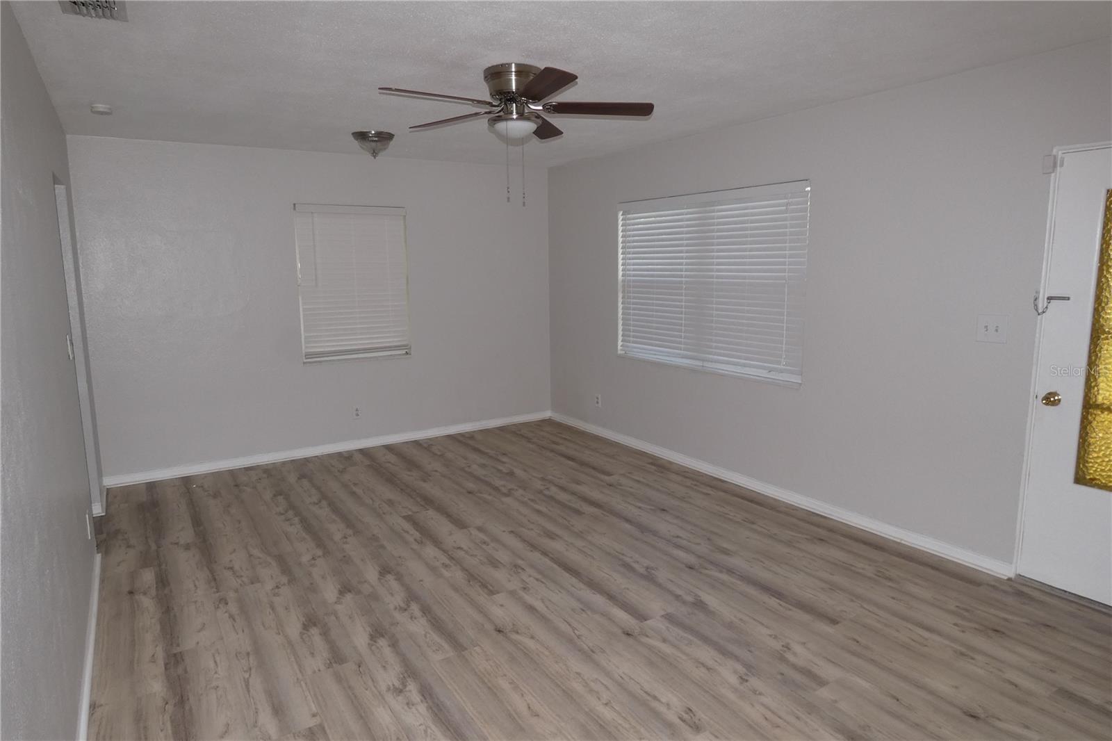 Image 3 of 20 For 700 31st Avenue N