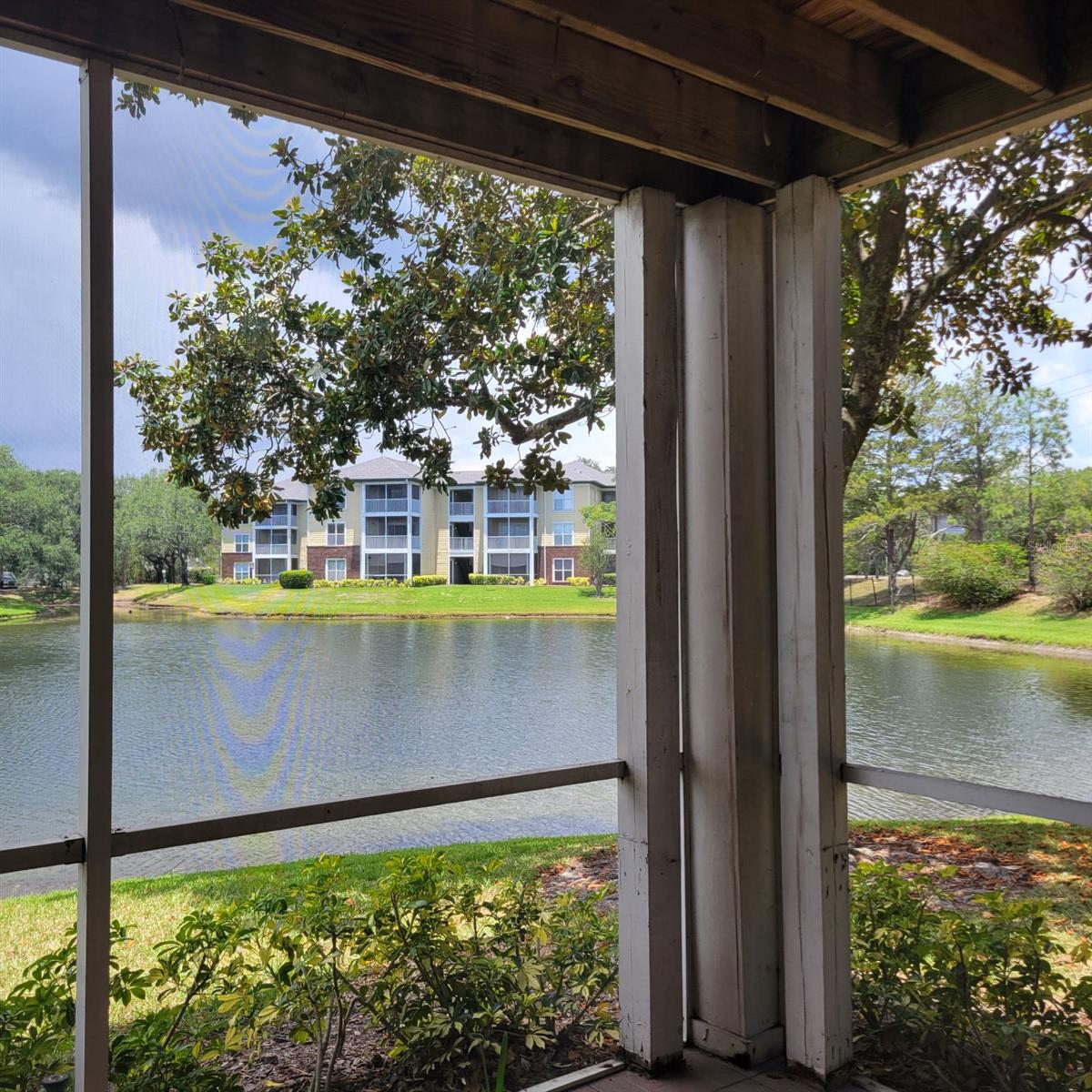 Image 15 of 28 For 4107 Chatham Oak Court 306