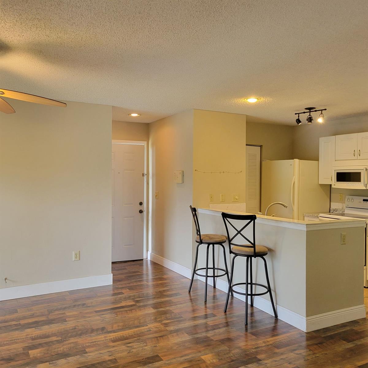Image 6 of 28 For 4107 Chatham Oak Court 306