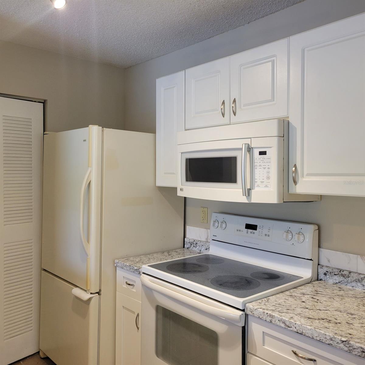 Image 8 of 28 For 4107 Chatham Oak Court 306