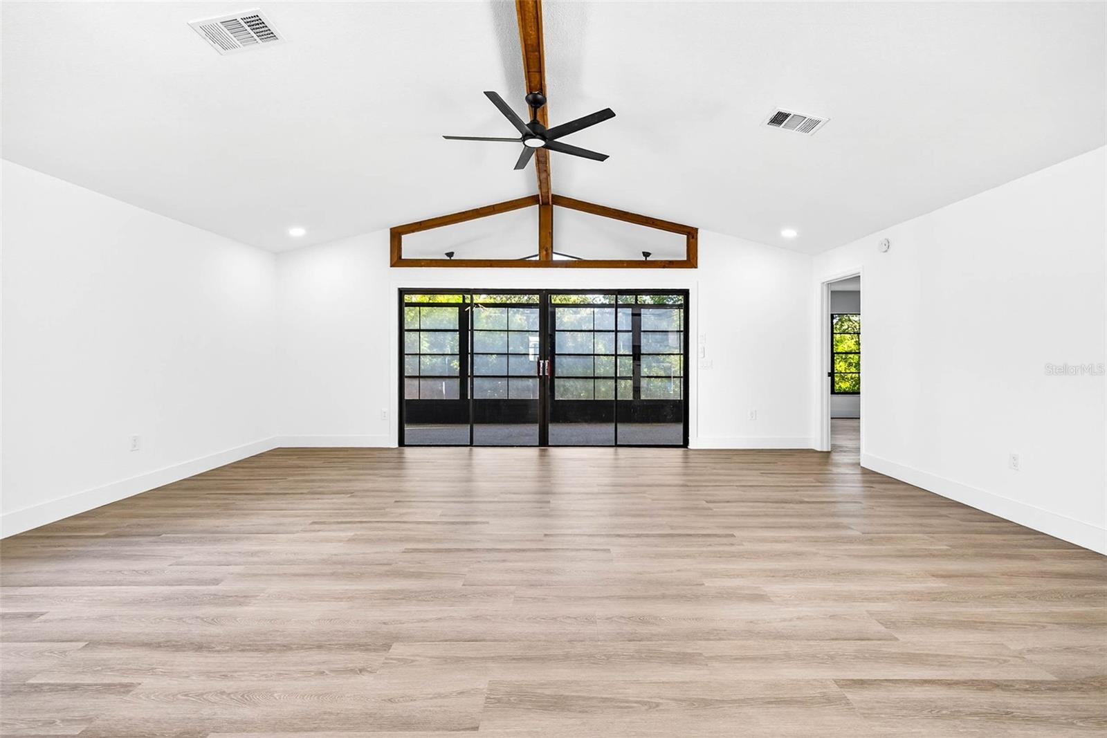 Image 21 of 74 For 4529 Dewey Drive