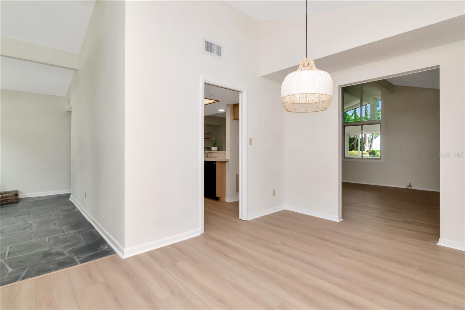 Image 10 of 32 For 14212 84th Terrace