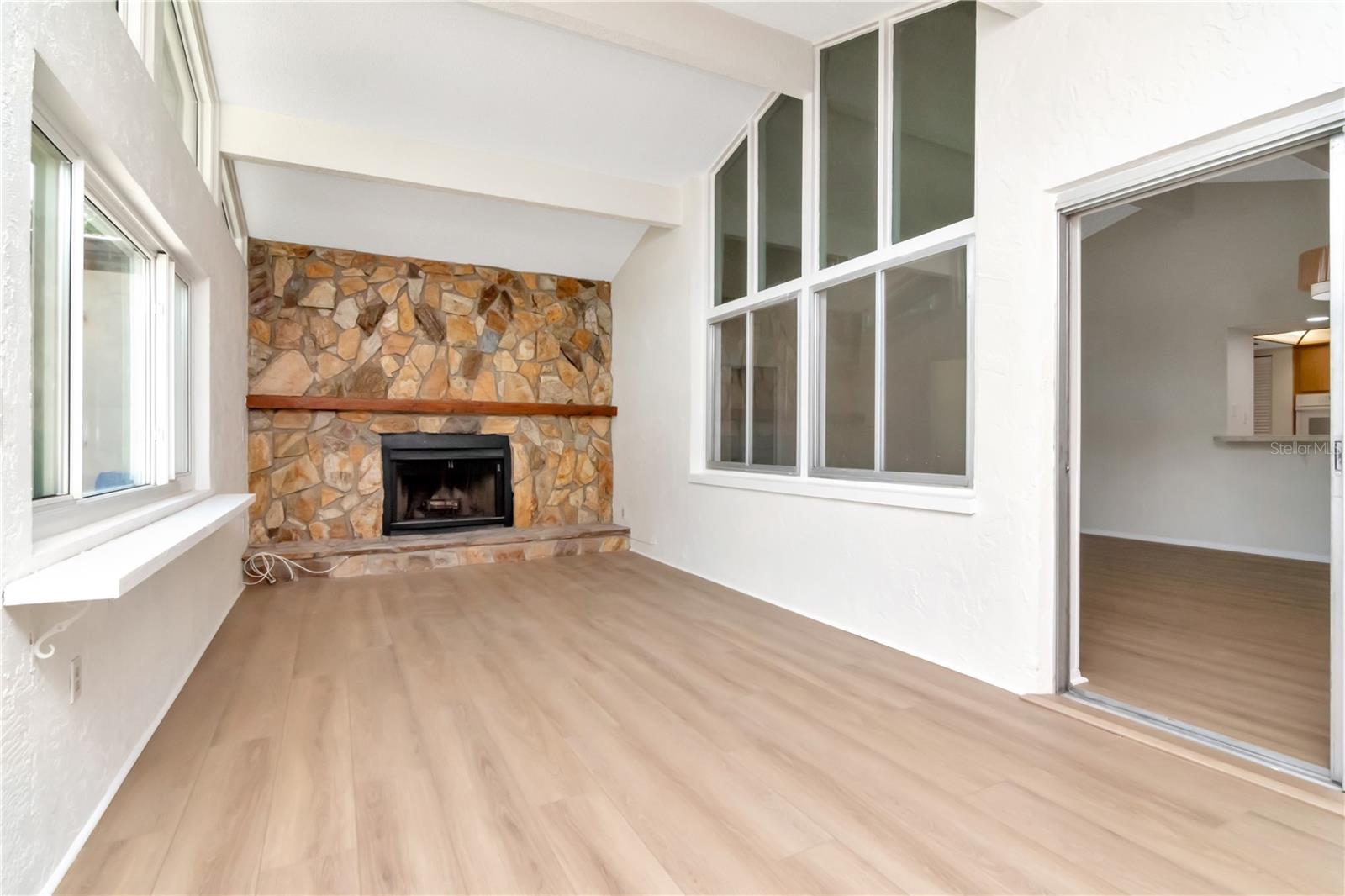 Image 14 of 32 For 14212 84th Terrace