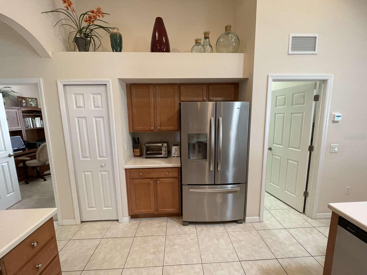 Image 8 of 45 For 24416 Lakeview Place