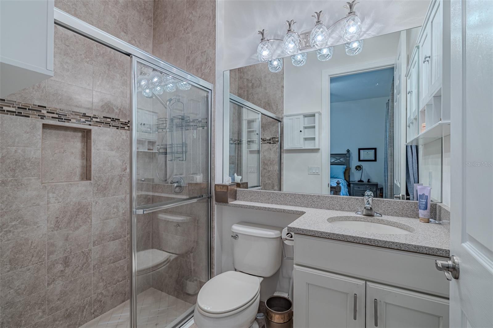 Listing photo id 15 for 16308 Garnet Glen Place