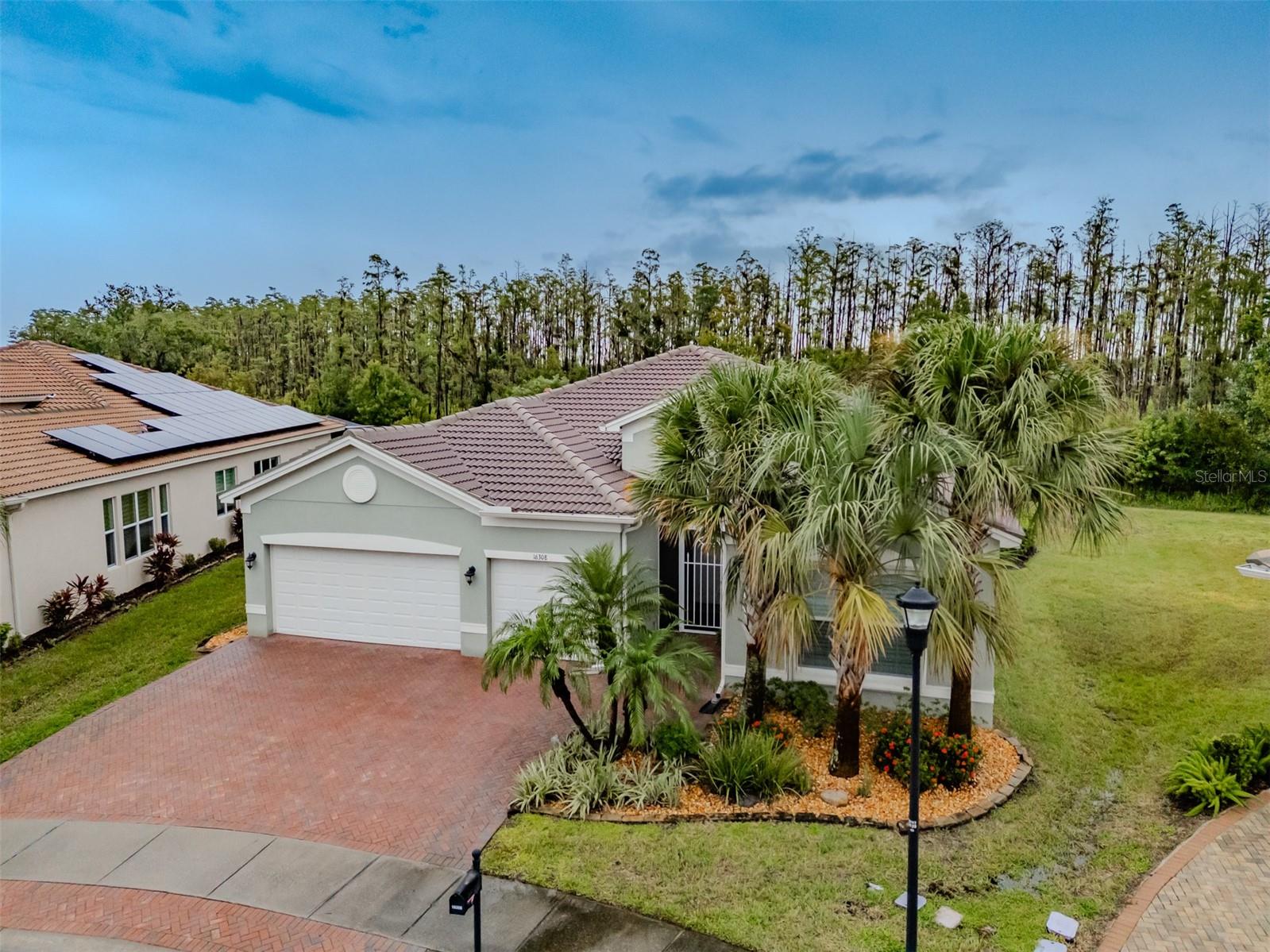 Listing photo id 0 for 16308 Garnet Glen Place