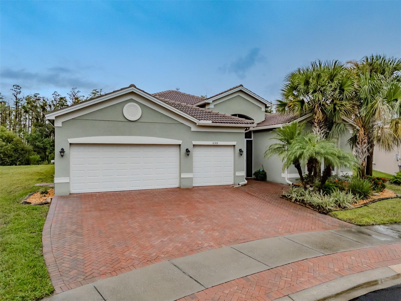 Listing photo id 2 for 16308 Garnet Glen Place