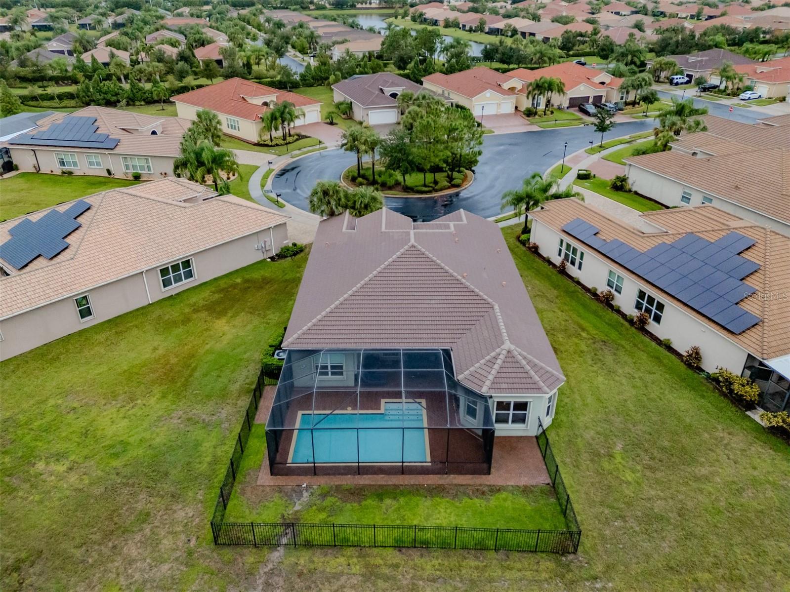 Listing photo id 40 for 16308 Garnet Glen Place
