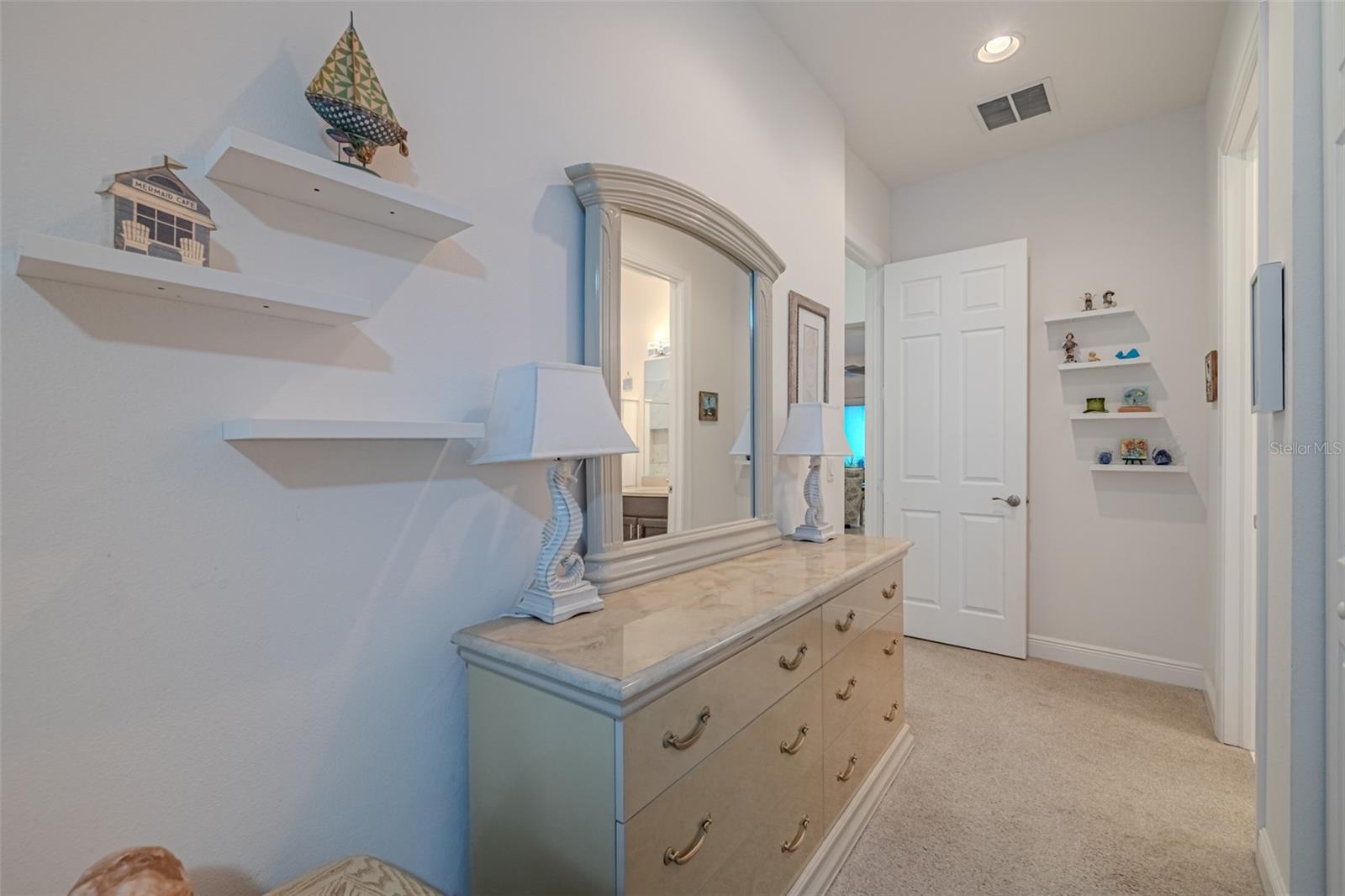 Listing photo id 5 for 16308 Garnet Glen Place