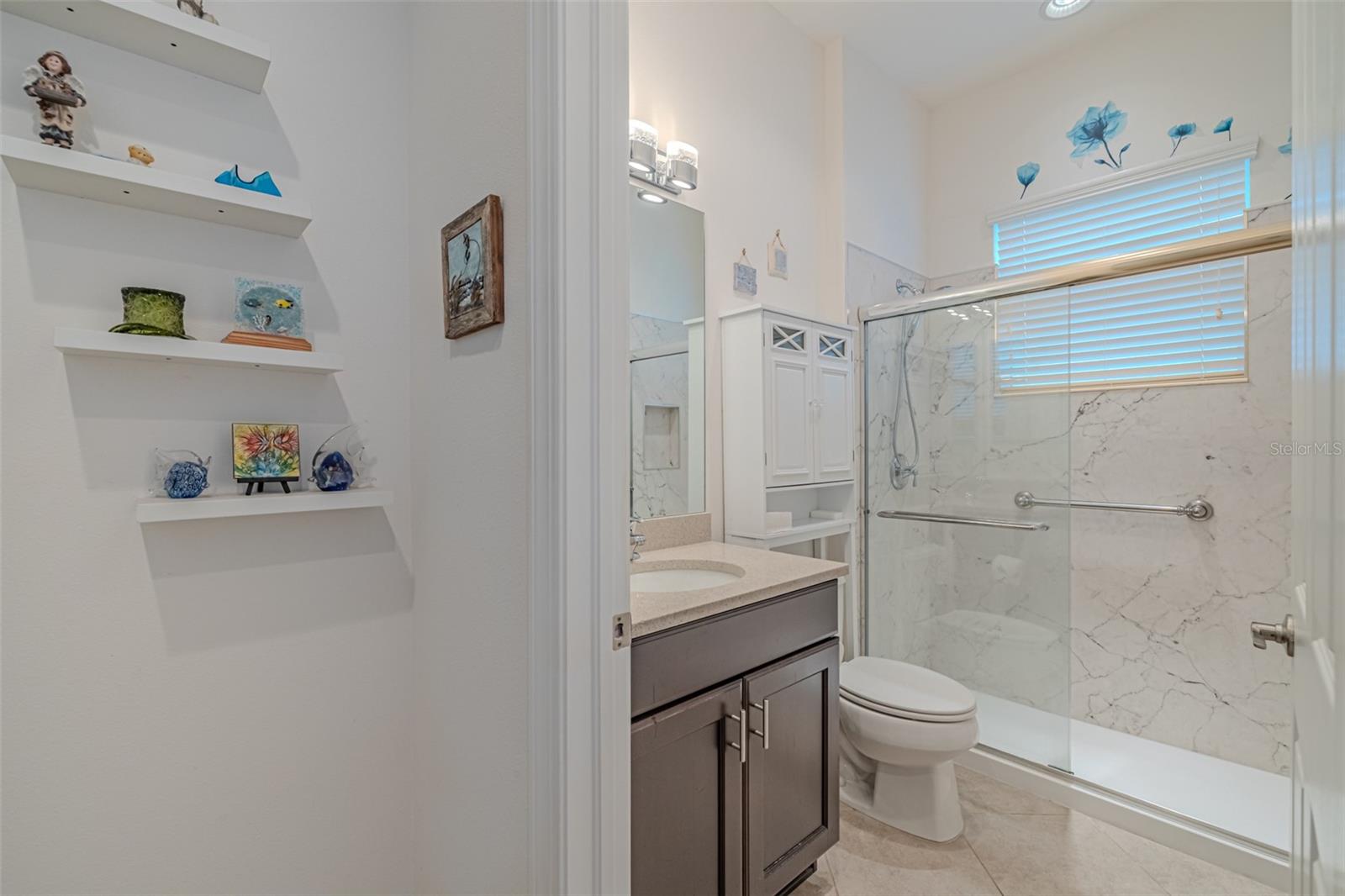 Listing photo id 7 for 16308 Garnet Glen Place