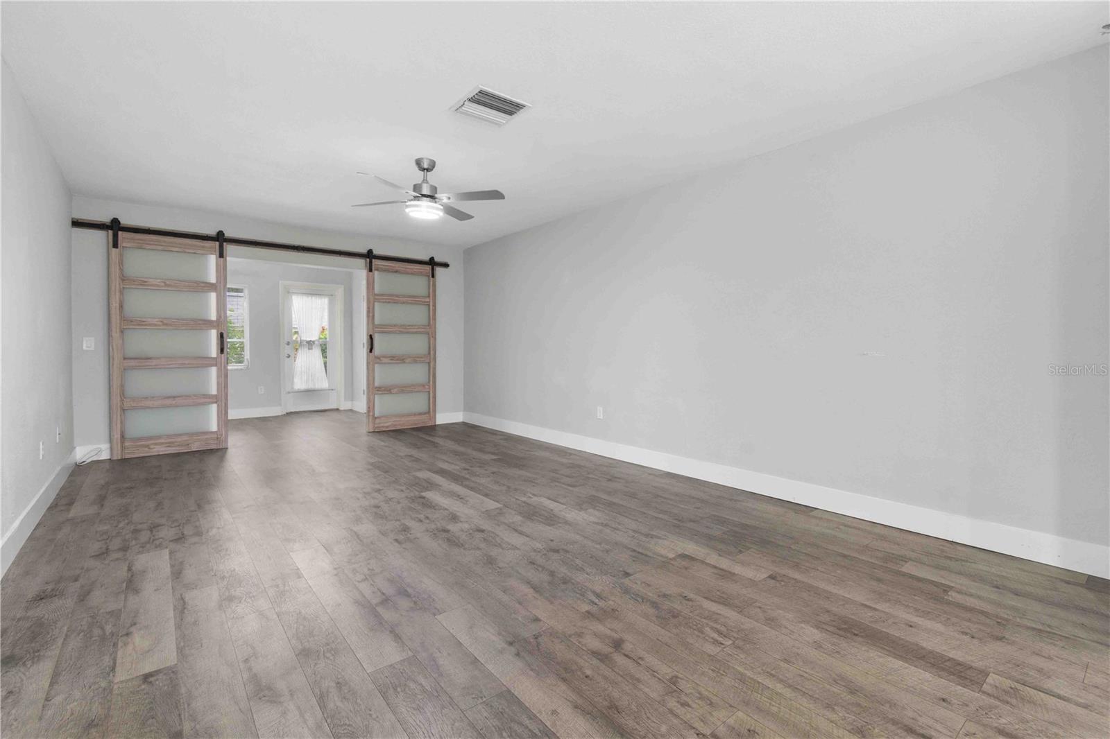 Image 10 of 36 For 1421 Normandy Park Drive 2