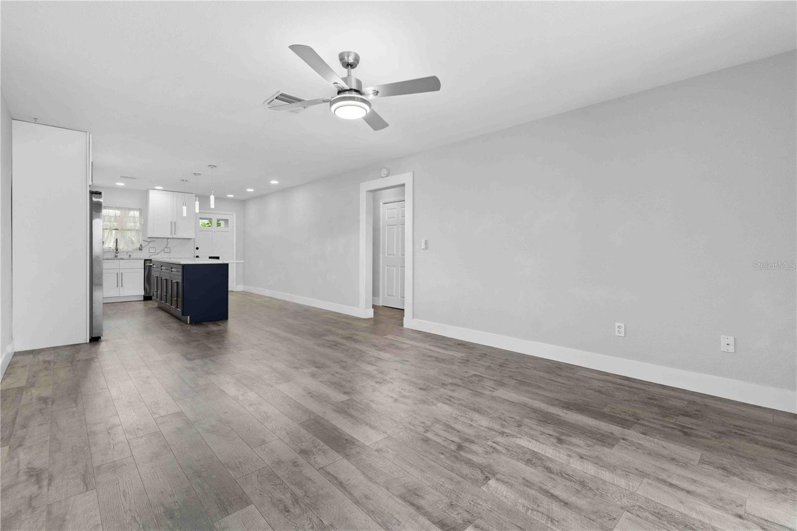 Image 12 of 36 For 1421 Normandy Park Drive 2