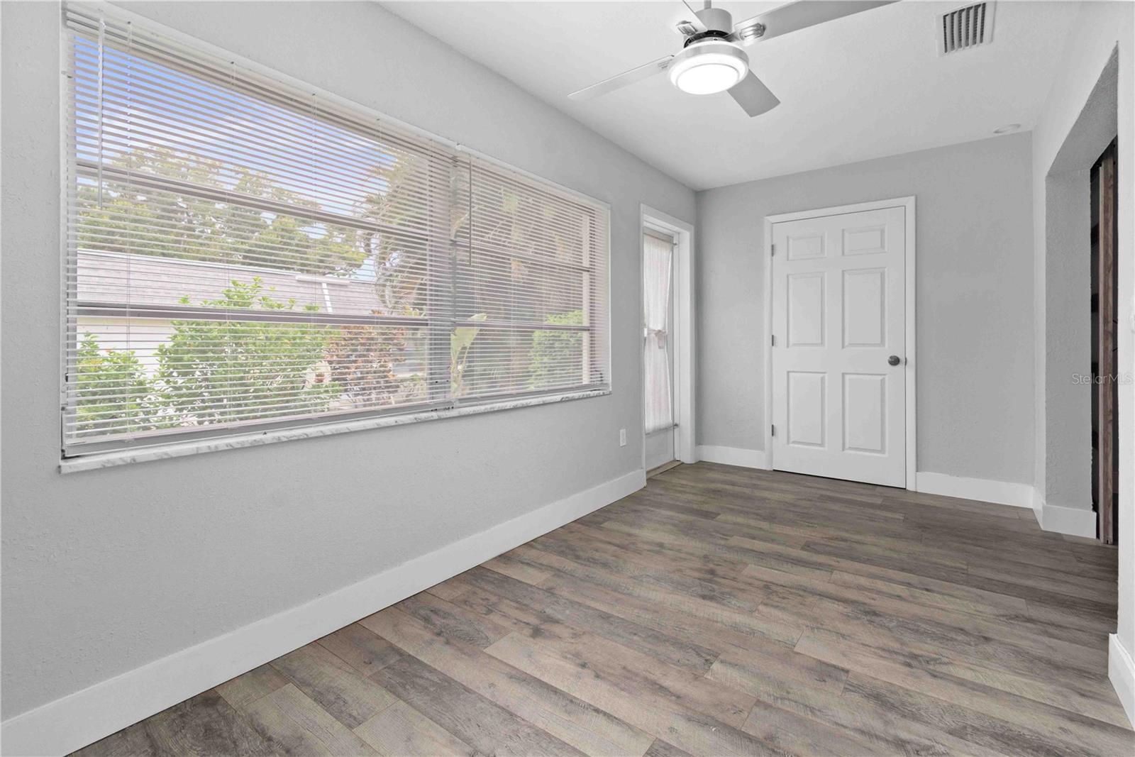 Image 14 of 36 For 1421 Normandy Park Drive 2