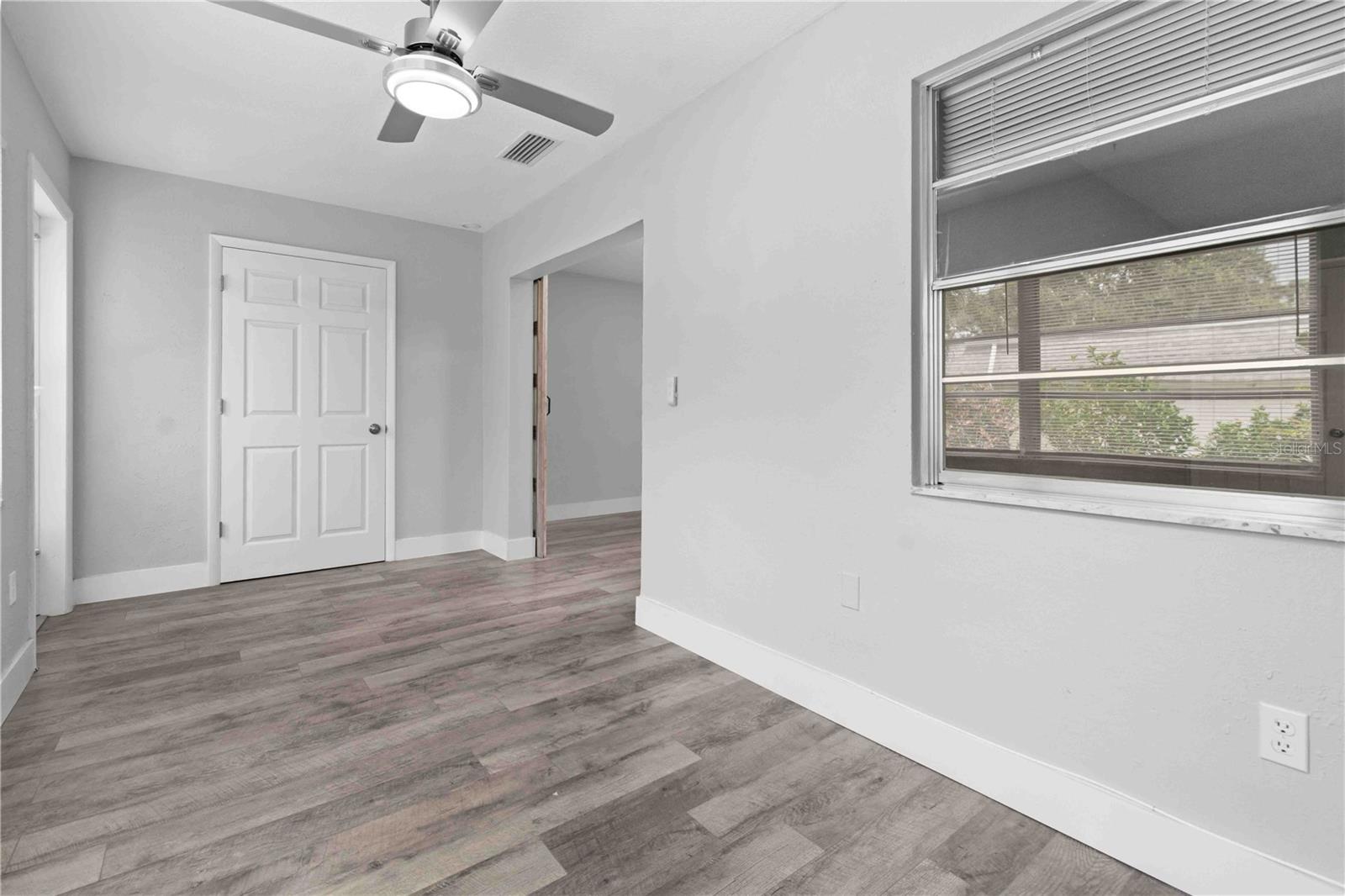 Image 15 of 36 For 1421 Normandy Park Drive 2