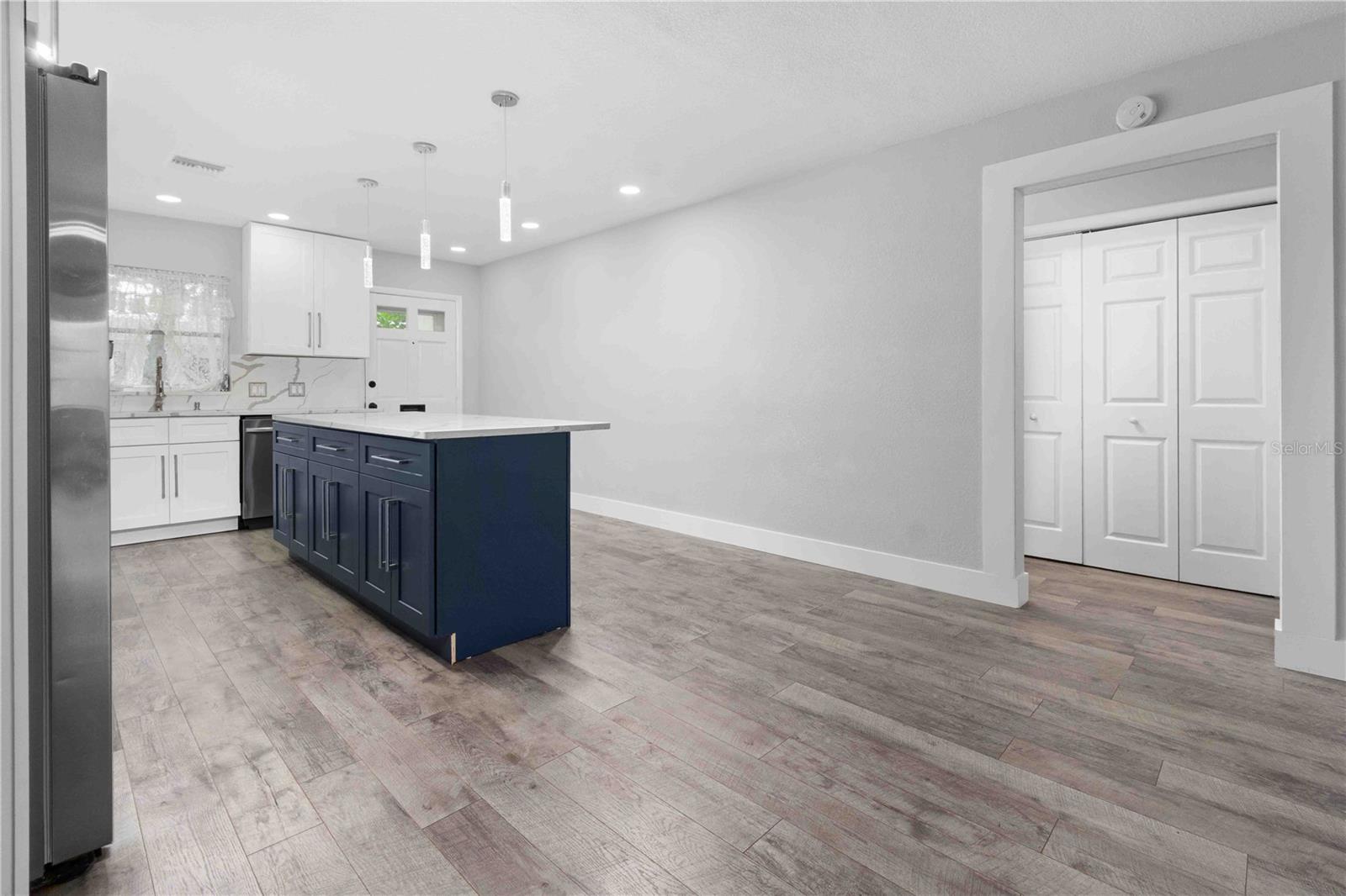Image 16 of 36 For 1421 Normandy Park Drive 2