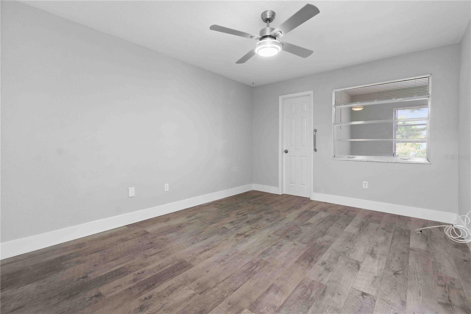 Image 18 of 36 For 1421 Normandy Park Drive 2