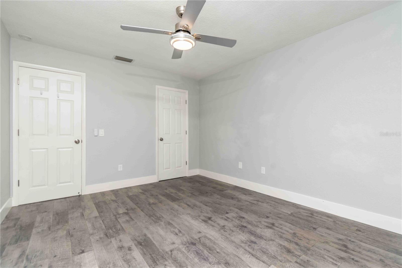 Image 19 of 36 For 1421 Normandy Park Drive 2