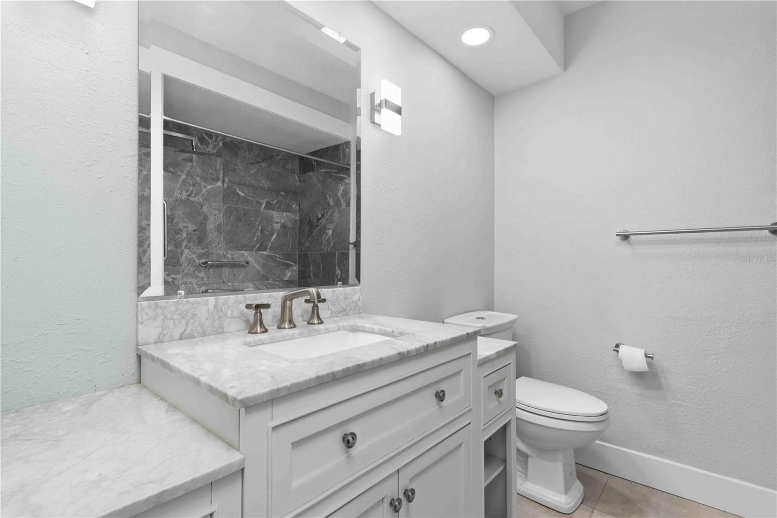 Image 21 of 36 For 1421 Normandy Park Drive 2