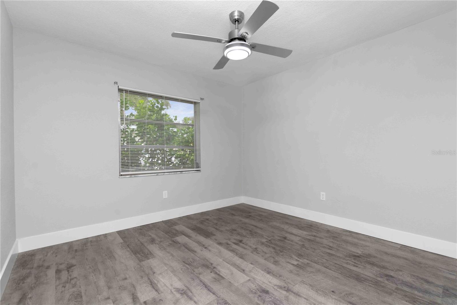 Image 23 of 36 For 1421 Normandy Park Drive 2