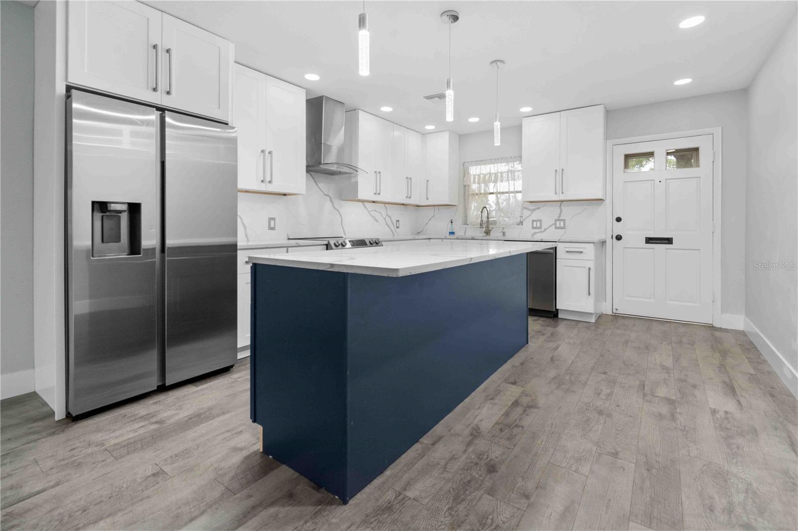 Image 4 of 36 For 1421 Normandy Park Drive 2