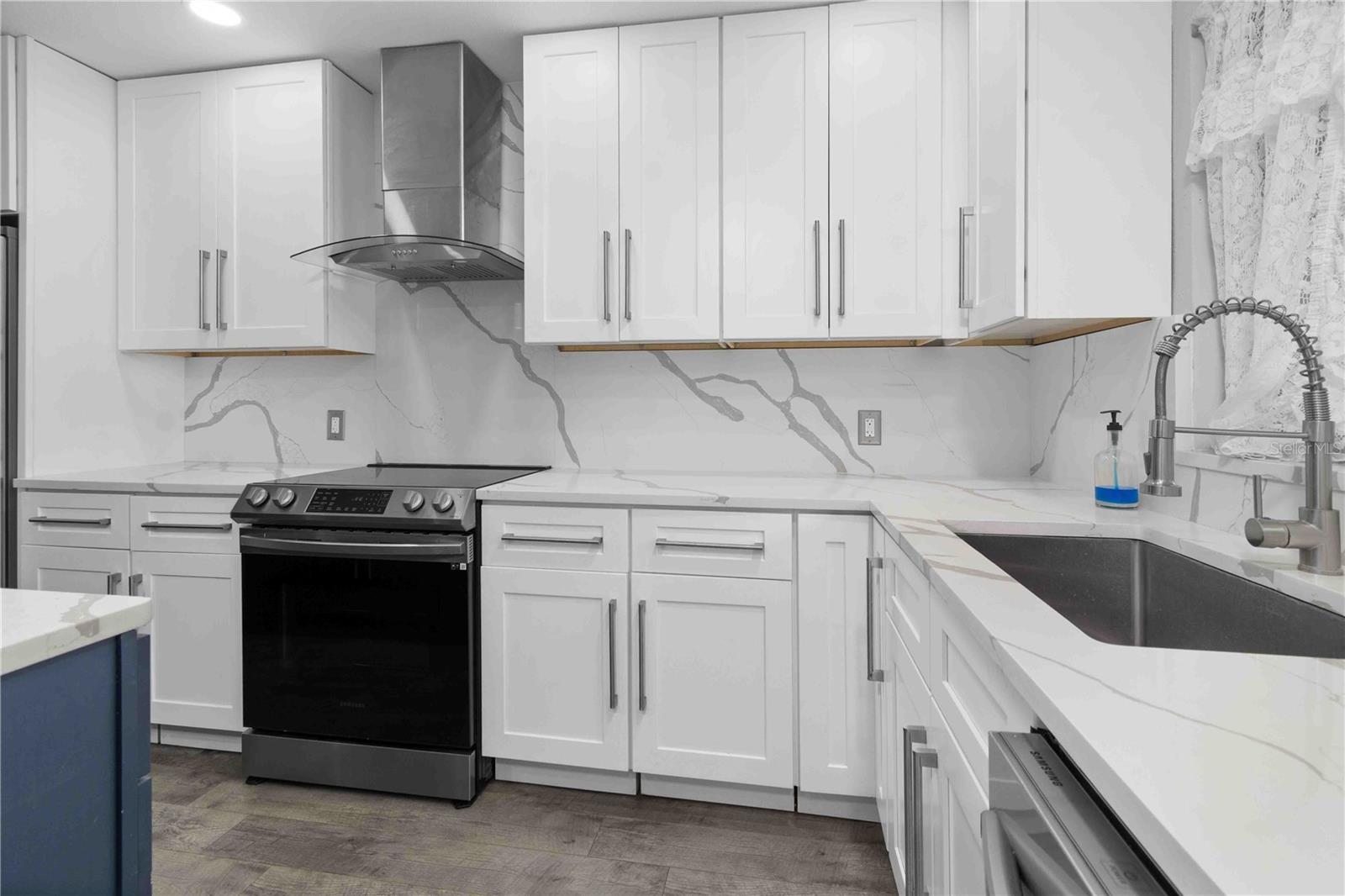 Image 6 of 36 For 1421 Normandy Park Drive 2