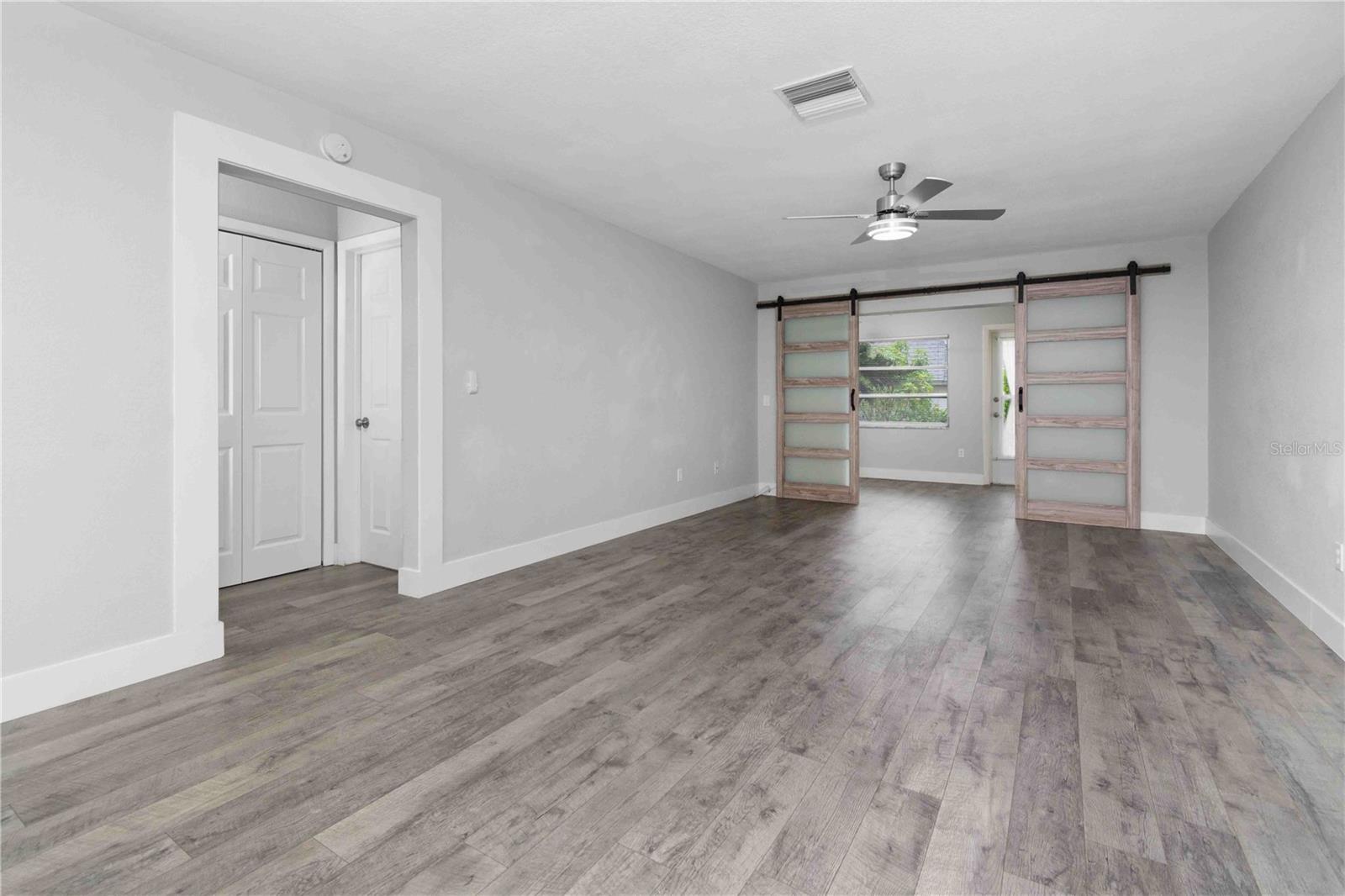 Image 9 of 36 For 1421 Normandy Park Drive 2