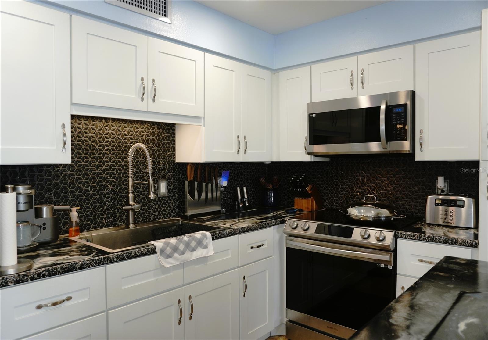 Image 11 of 43 For 4352 Tahitian Gardens Circle M
