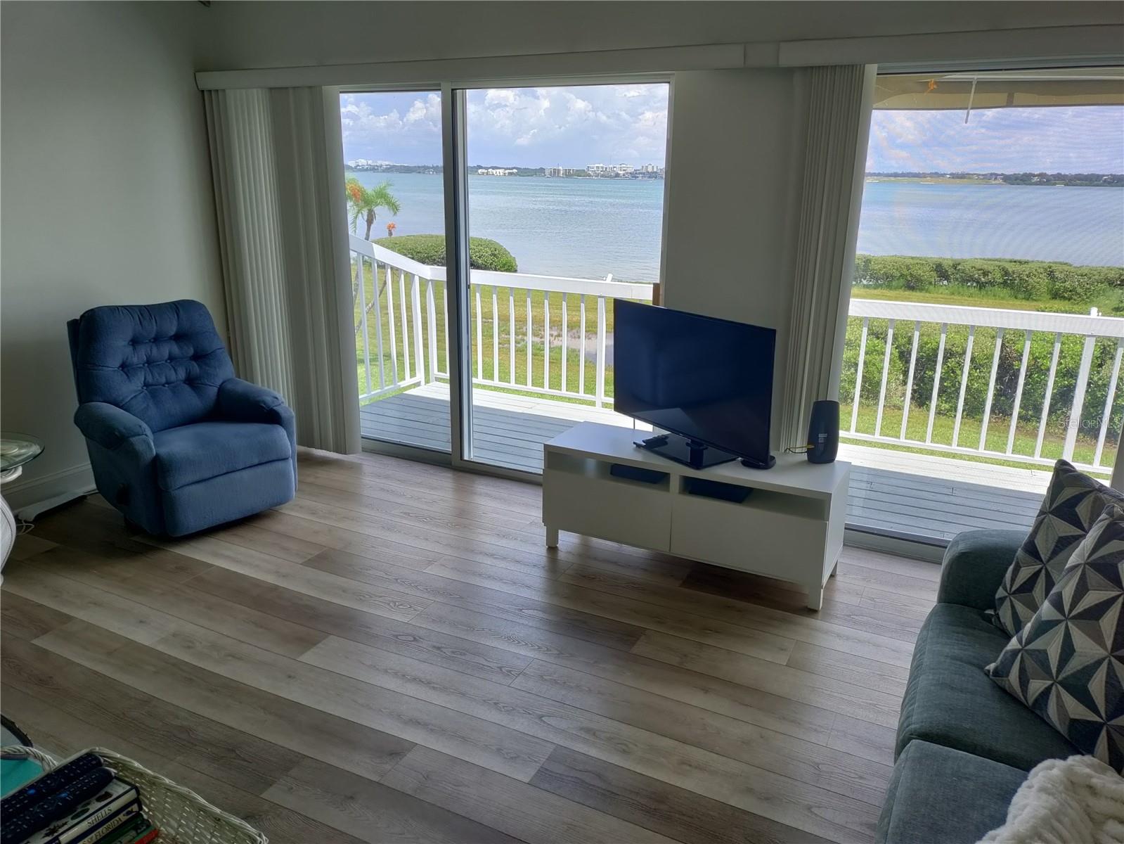 Image 6 of 16 For 1451 Gulf Boulevard 209