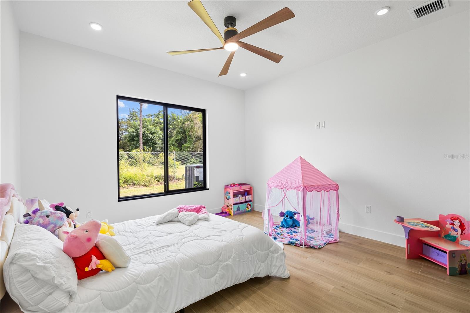 Image 37 of 78 For 17736 Overstreet Lane