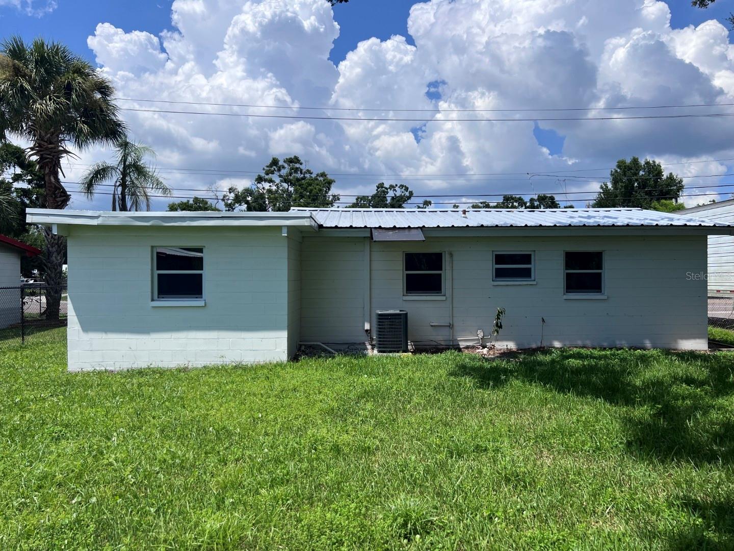 Image 7 of 8 For 7013 Gibsonton Drive