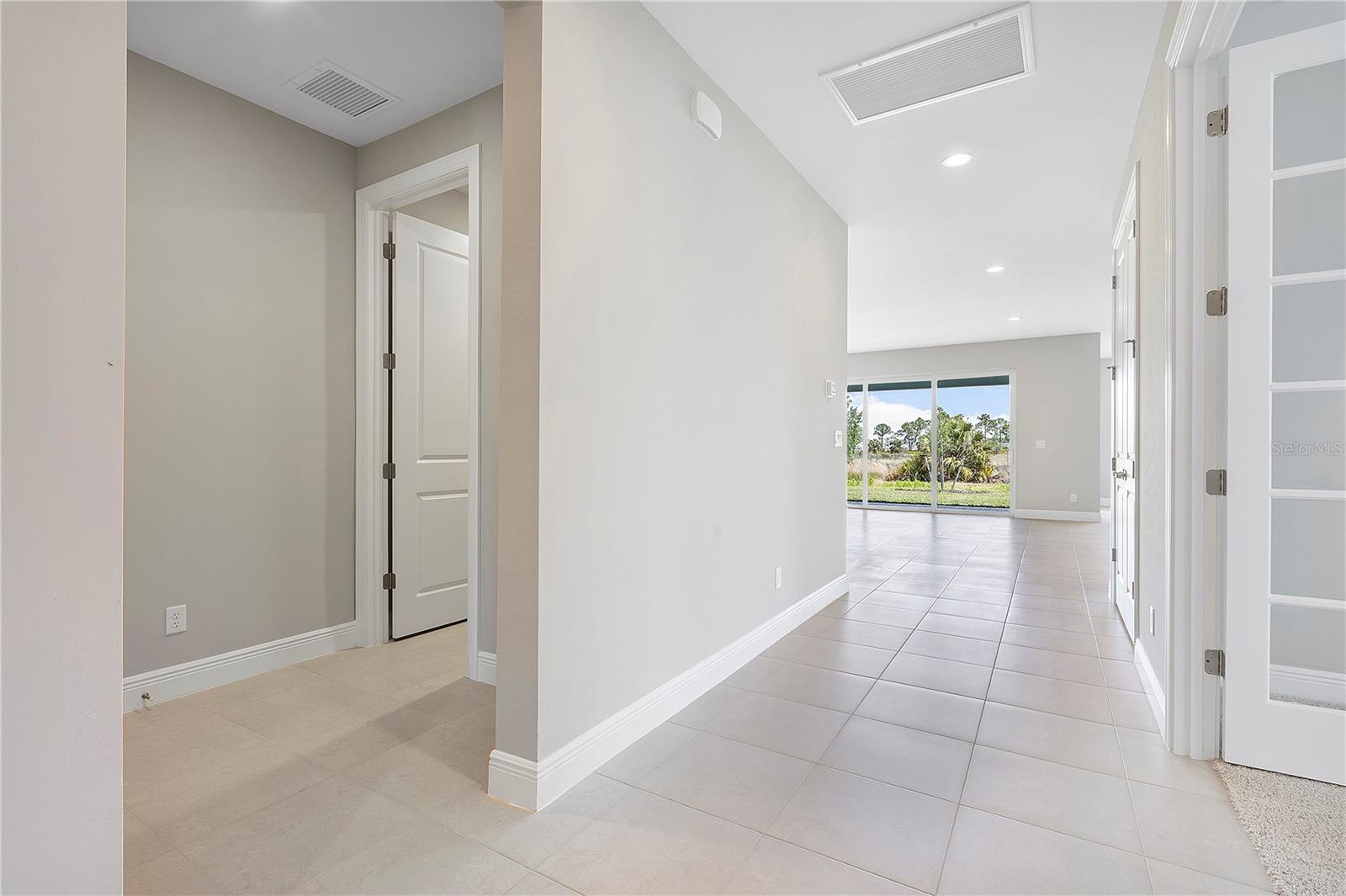 Image 15 of 23 For 44802 Kelsa Anne Loop