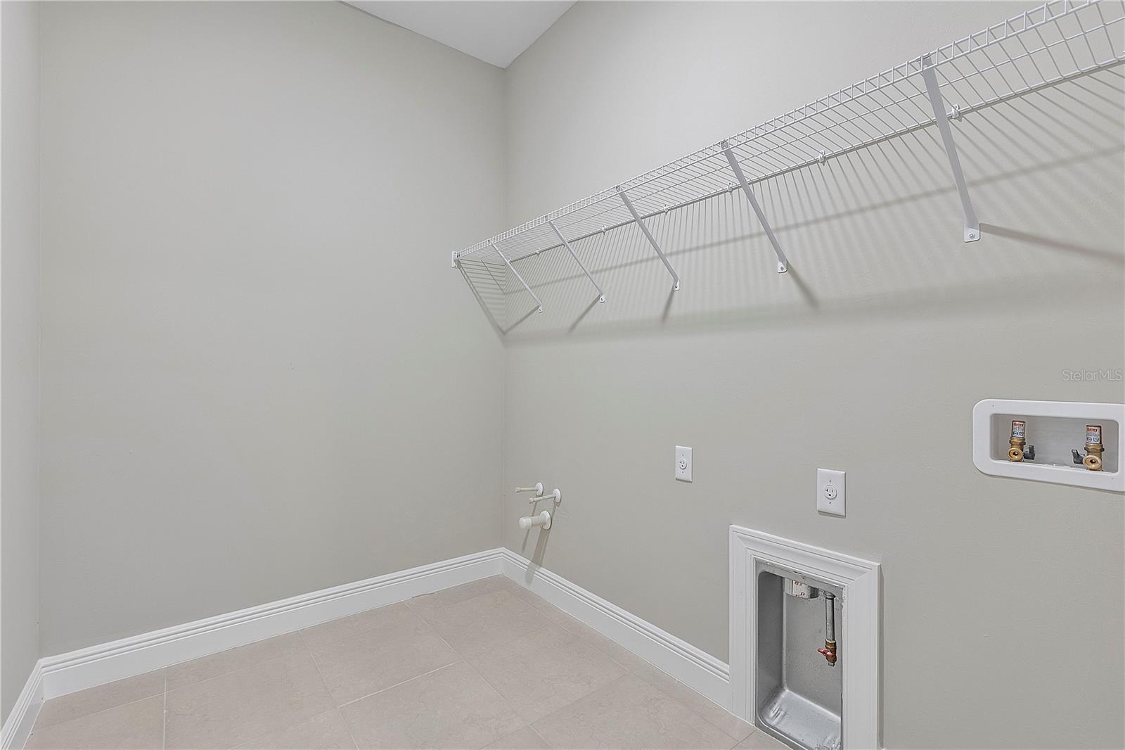 Image 16 of 23 For 44802 Kelsa Anne Loop