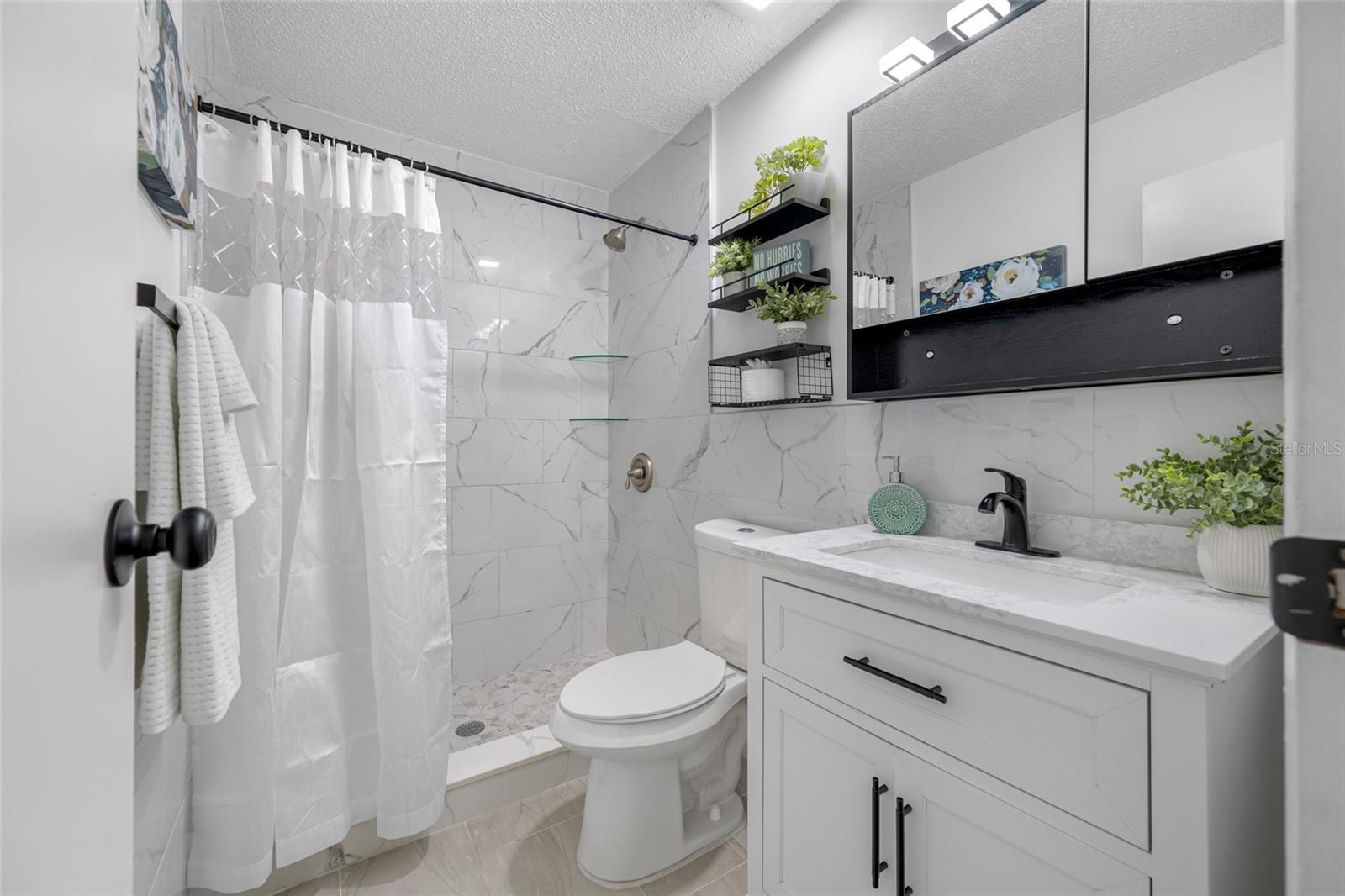 Image 17 of 47 For 4215 Bay Drive 1807b