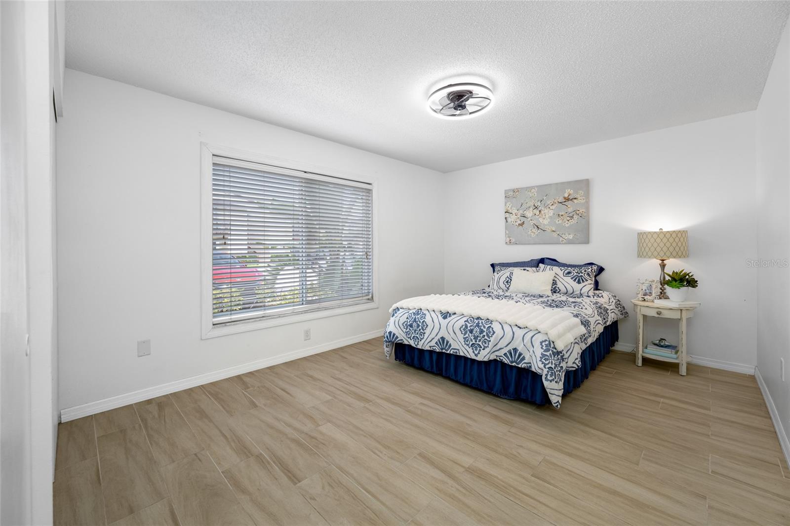 Image 19 of 47 For 4215 Bay Drive 1807b