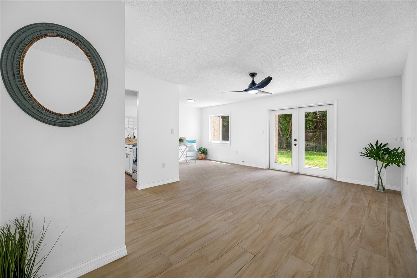 Image 22 of 47 For 4215 Bay Drive 1807b