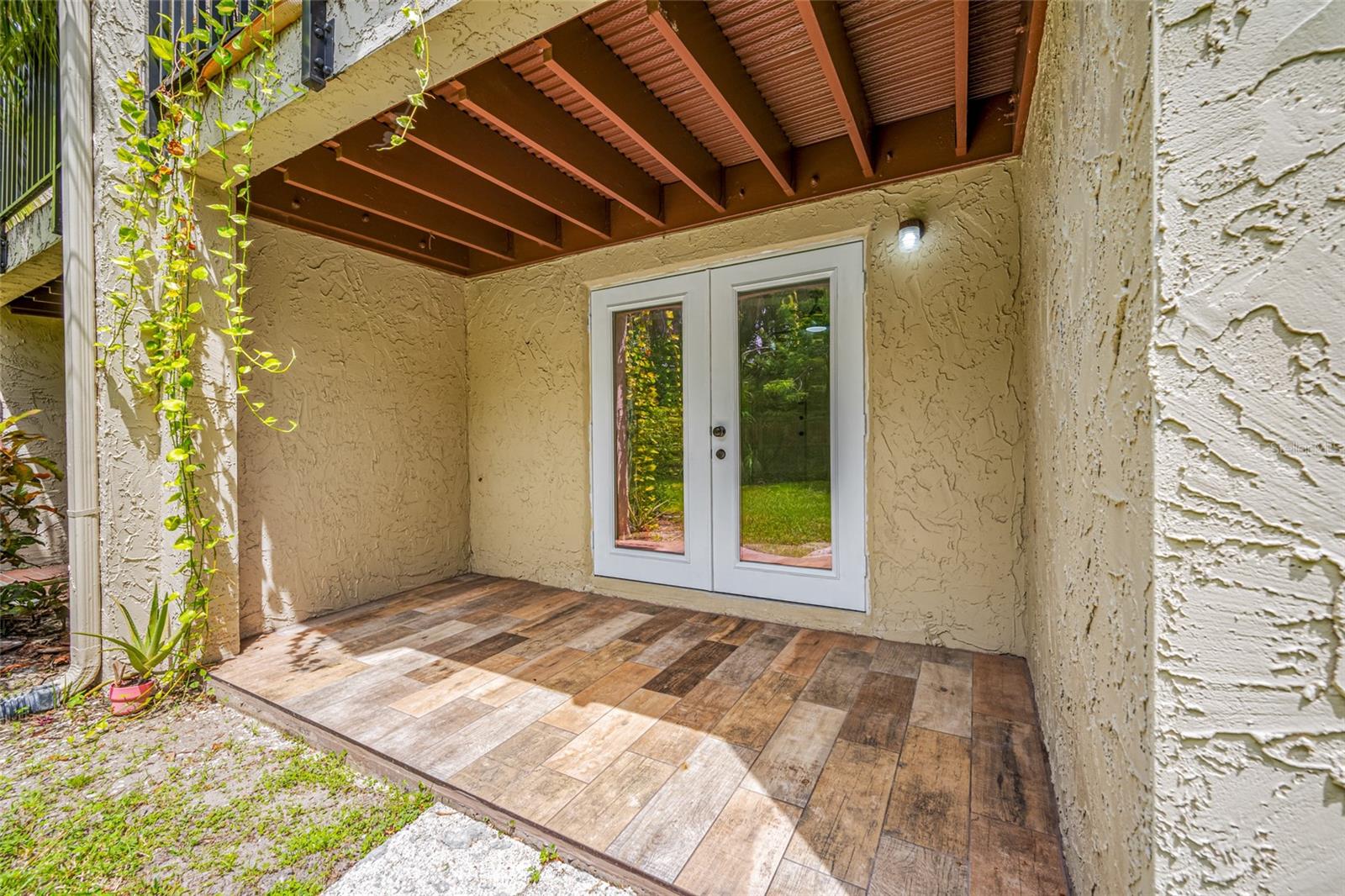 Image 26 of 47 For 4215 Bay Drive 1807b