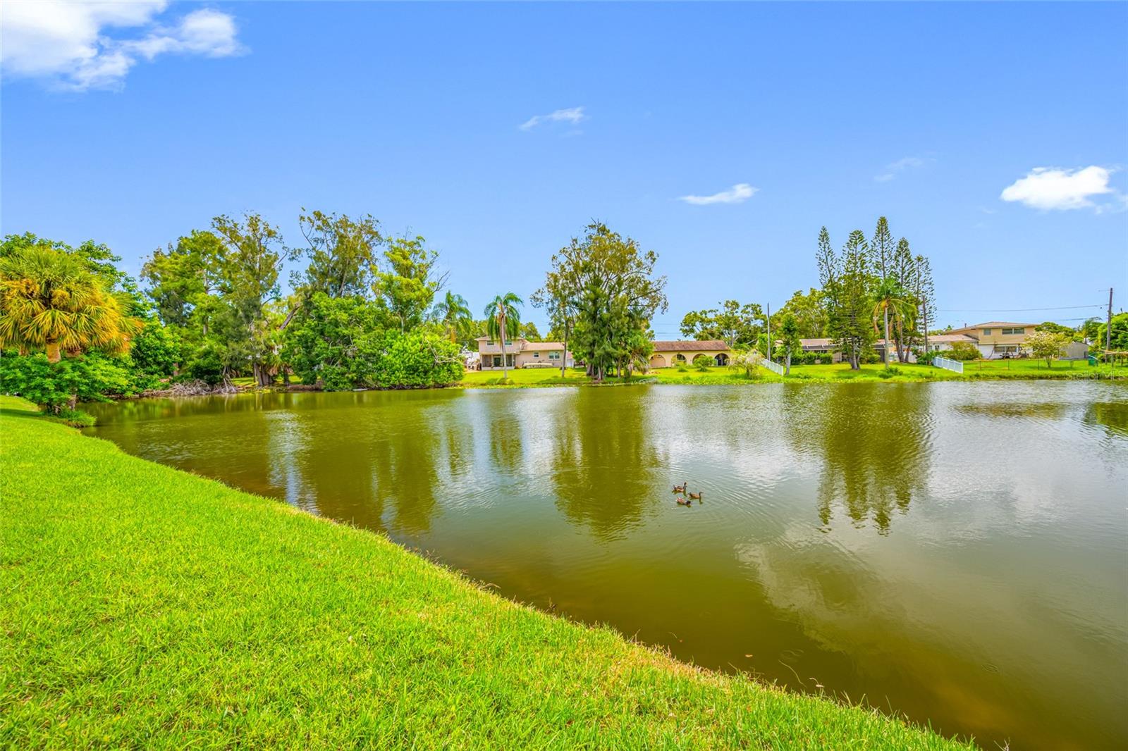 Image 29 of 47 For 4215 Bay Drive 1807b