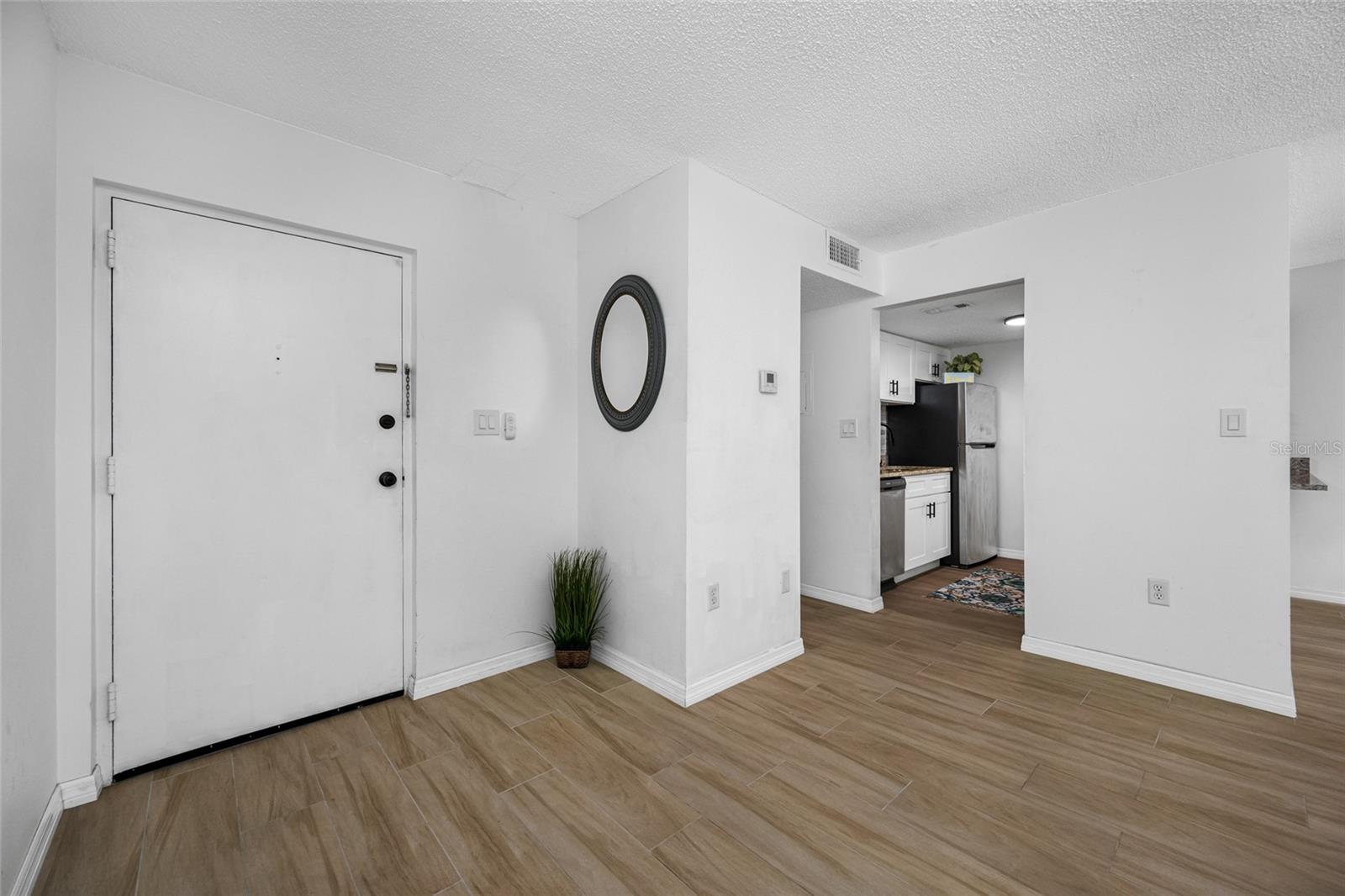 Image 4 of 47 For 4215 Bay Drive 1807b