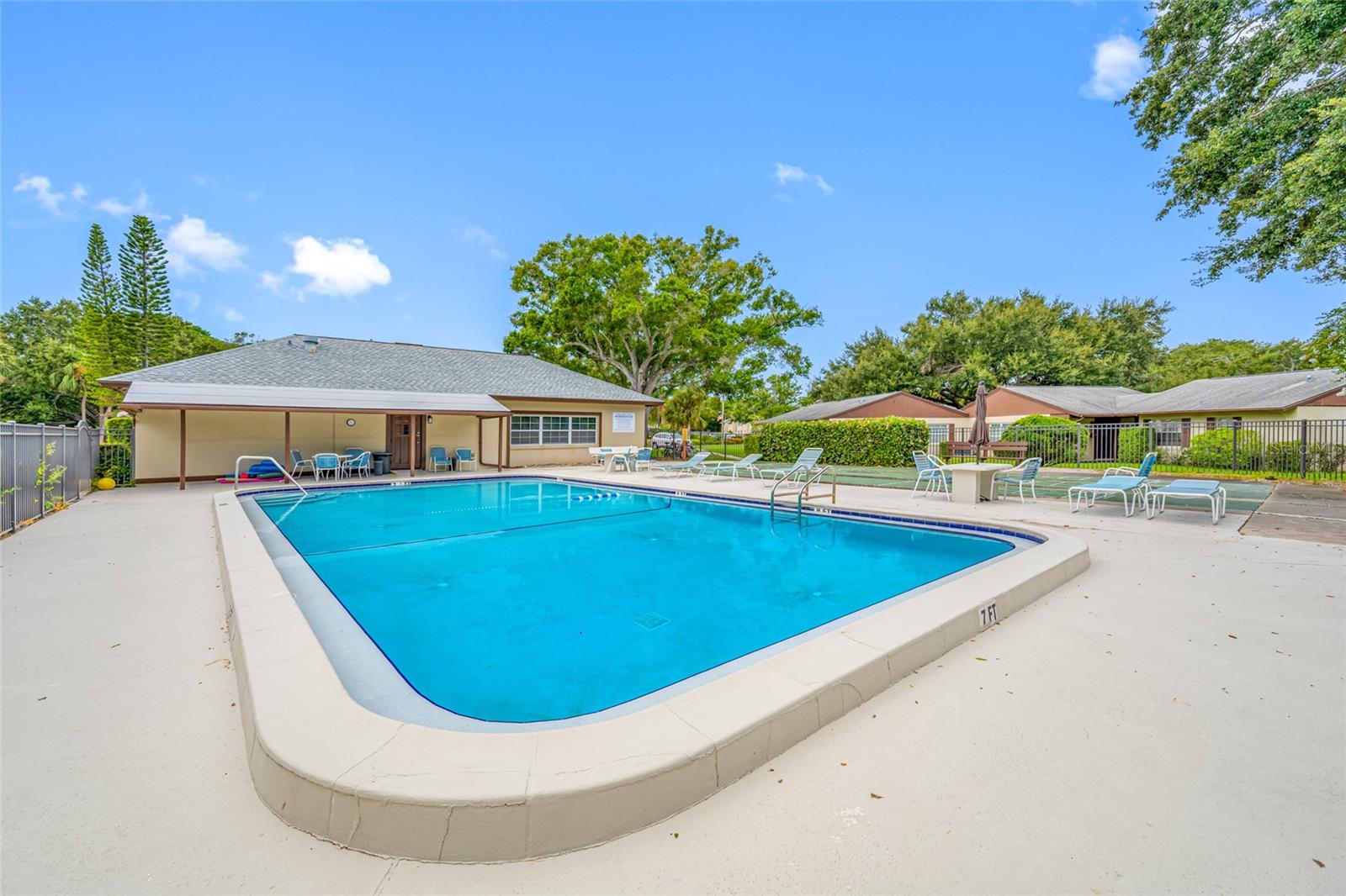 Image 43 of 47 For 4215 Bay Drive 1807b