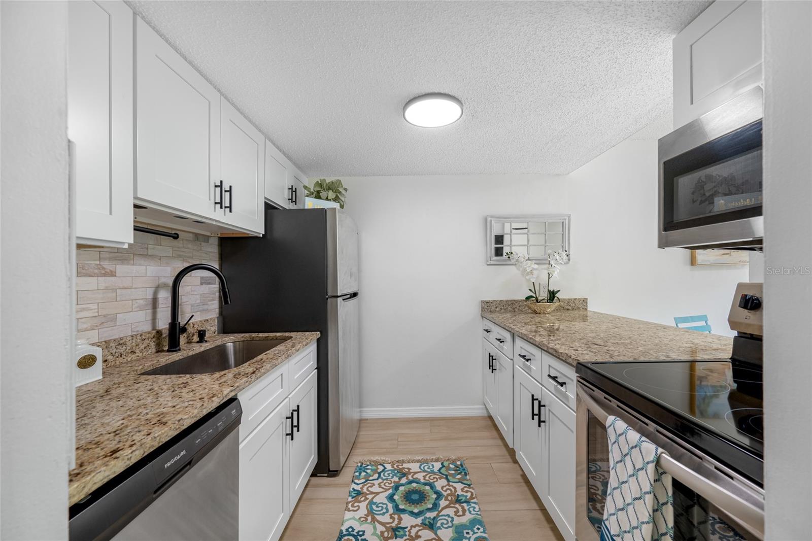 Image 5 of 47 For 4215 Bay Drive 1807b