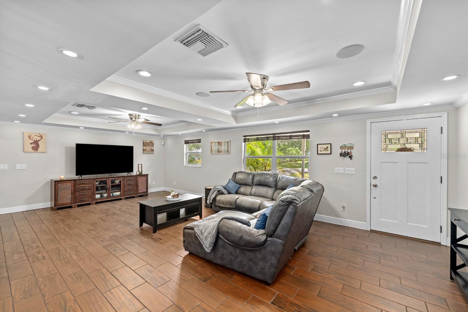 Image 10 of 31 For 12217 Victor Lane