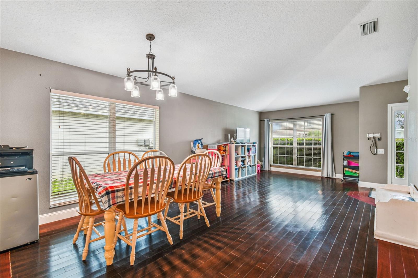 Image 11 of 66 For 7653 Outerbridge Street