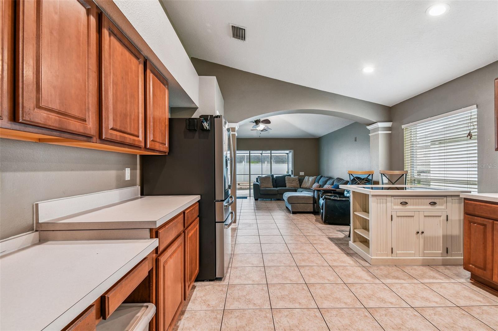 Image 12 of 66 For 7653 Outerbridge Street